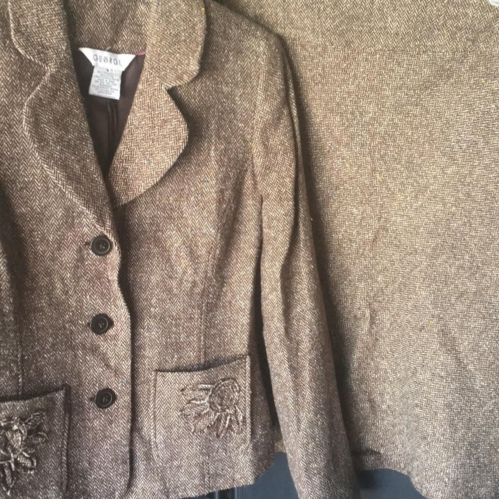 Suit - Picture 4 of 4